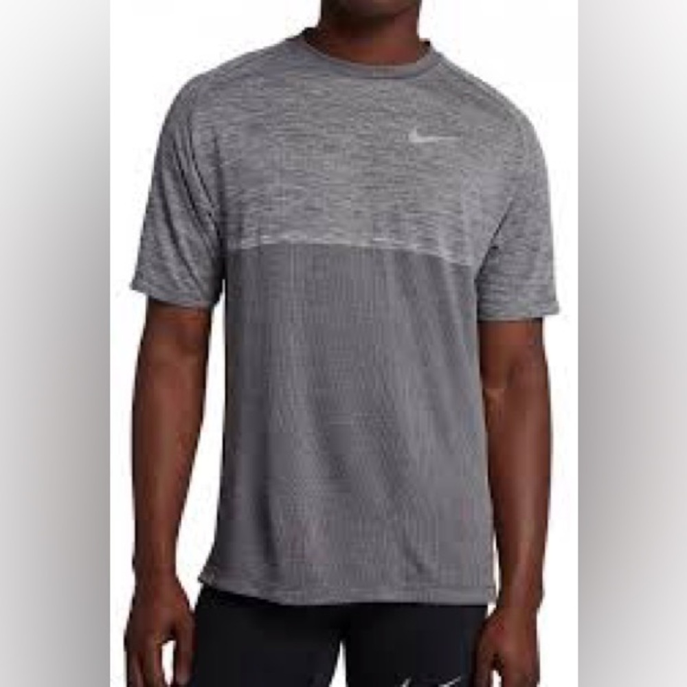 Nike‎ Men's Medalist Black and Gray Short Sleeve Running Tee Size Medium